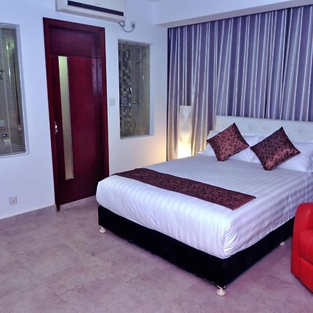 דאהקה Contemporary Heights Hotel And Apartments חדר תמונה