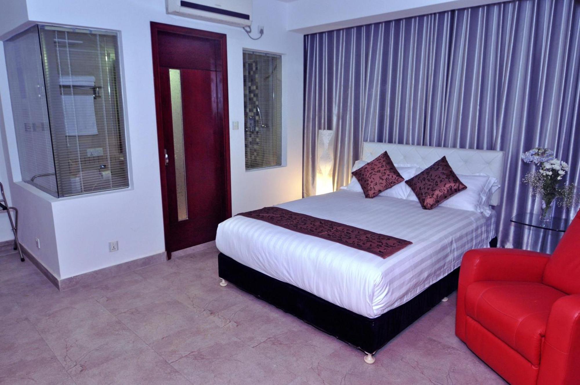דאהקה Contemporary Heights Hotel And Apartments חדר תמונה