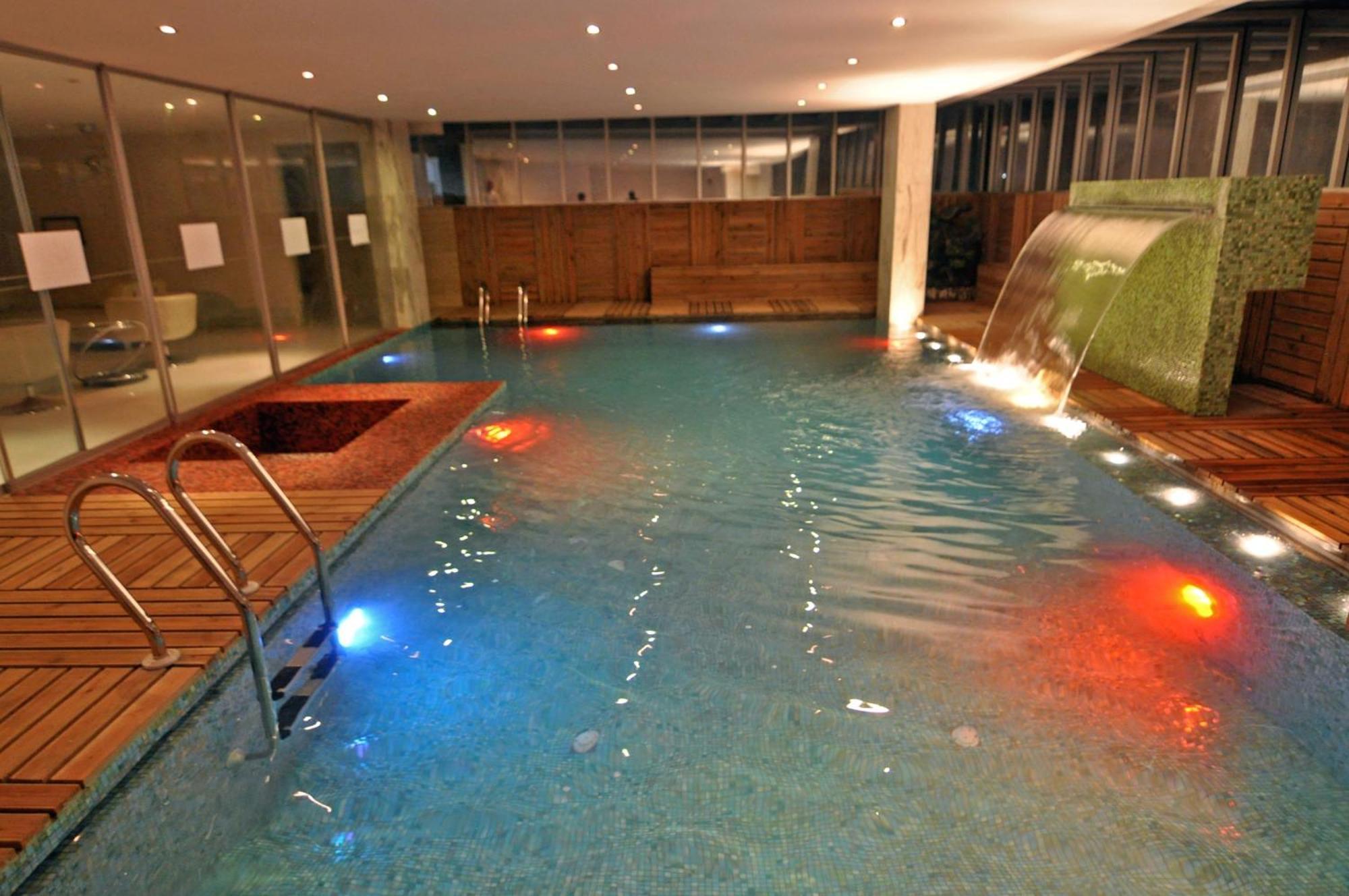 דאהקה Contemporary Heights Hotel And Apartments מתקנים תמונה