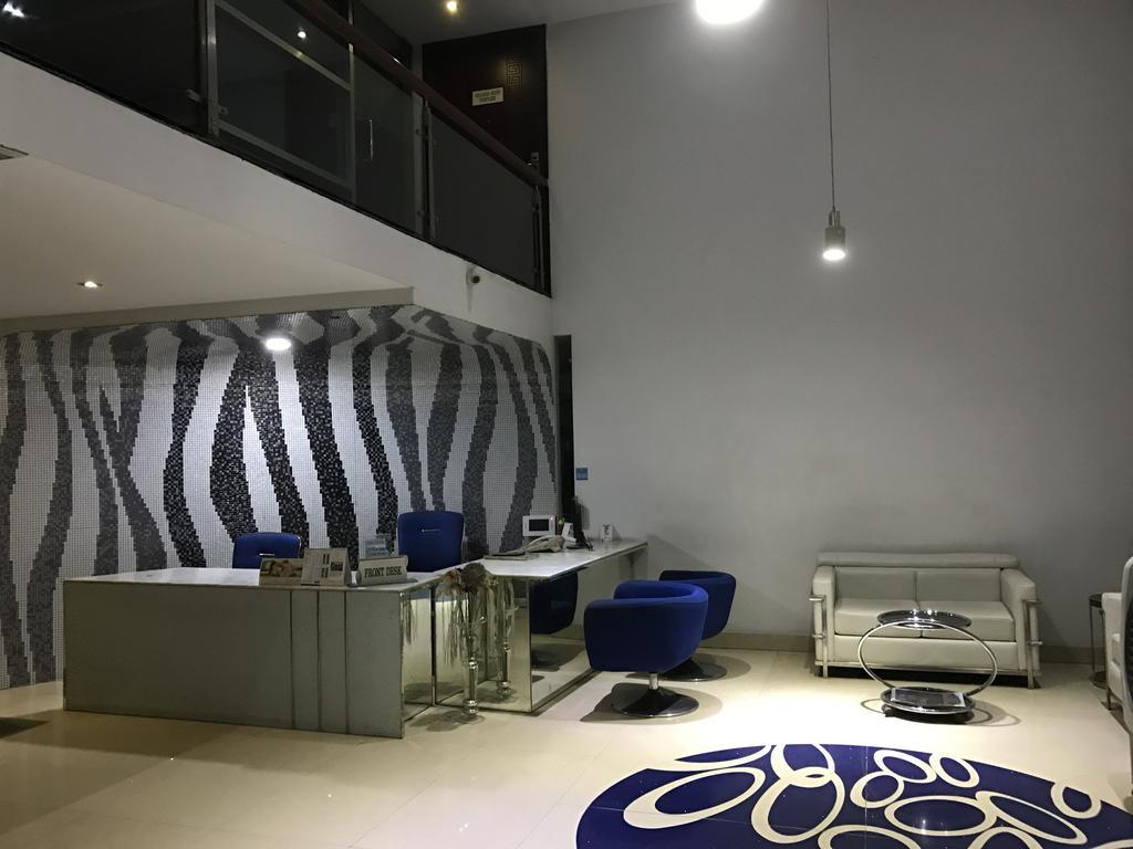 דאהקה Contemporary Heights Hotel And Apartments מראה חיצוני תמונה