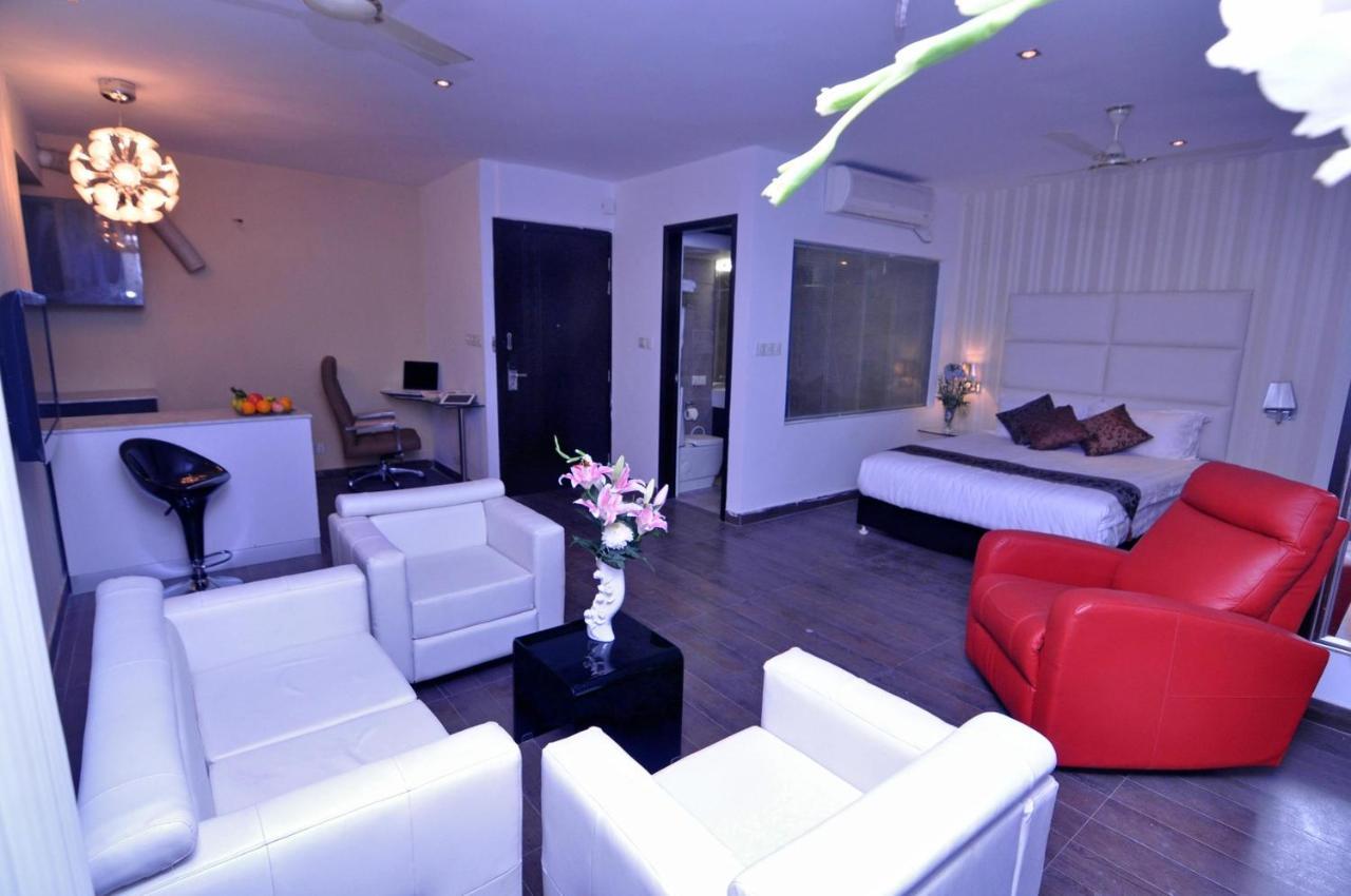 דאהקה Contemporary Heights Hotel And Apartments חדר תמונה